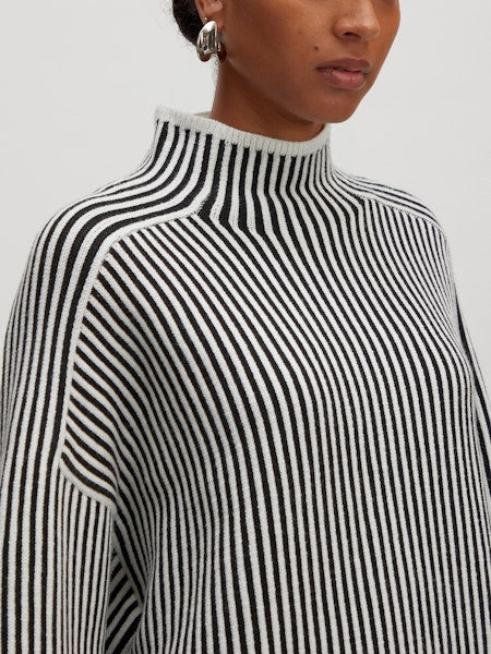 Neea Dress