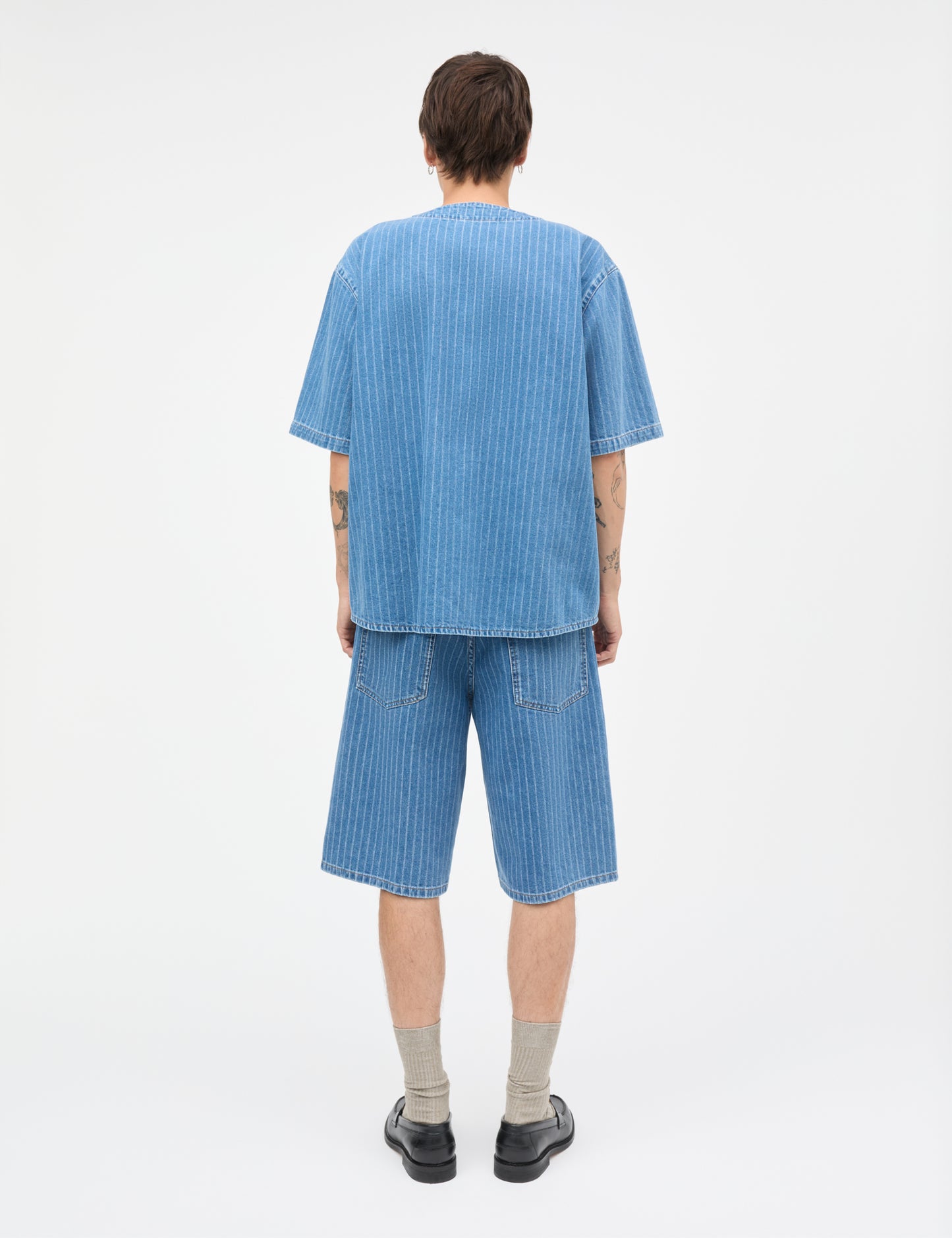 Striped Denim Paradise Shirt von Mads Nørgaard – Model Rückansicht
