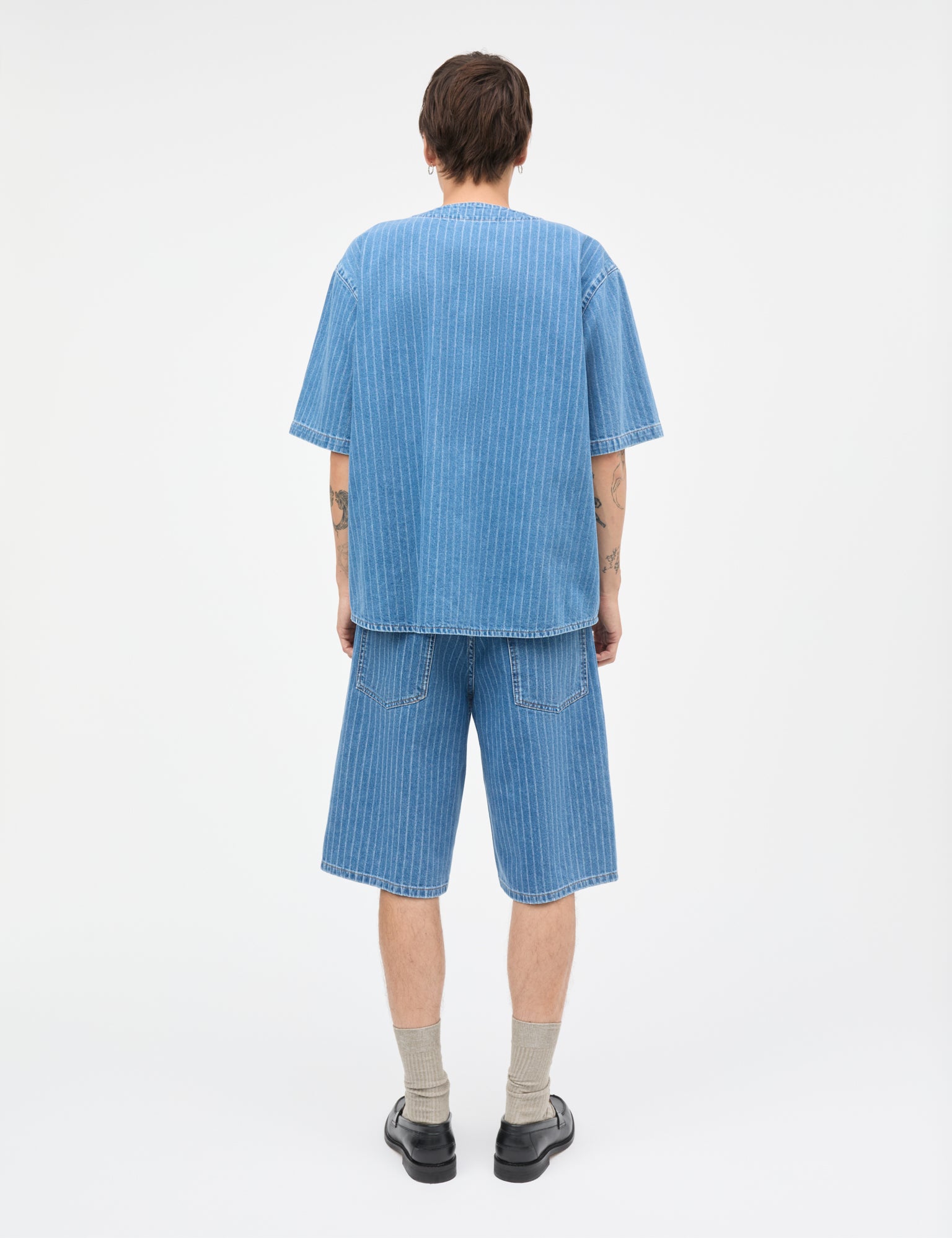 Striped Denim Paradise Shirt von Mads Nørgaard – Model Rückansicht
