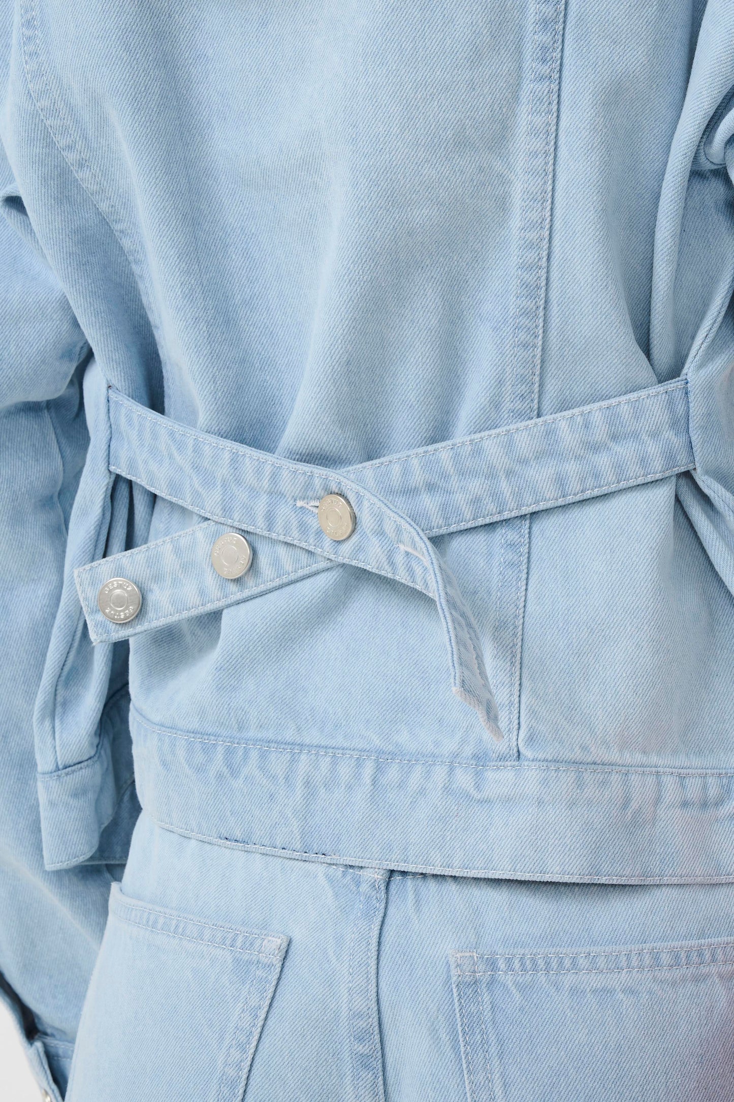 Detailansicht des Parawana Shirts von Gestuz