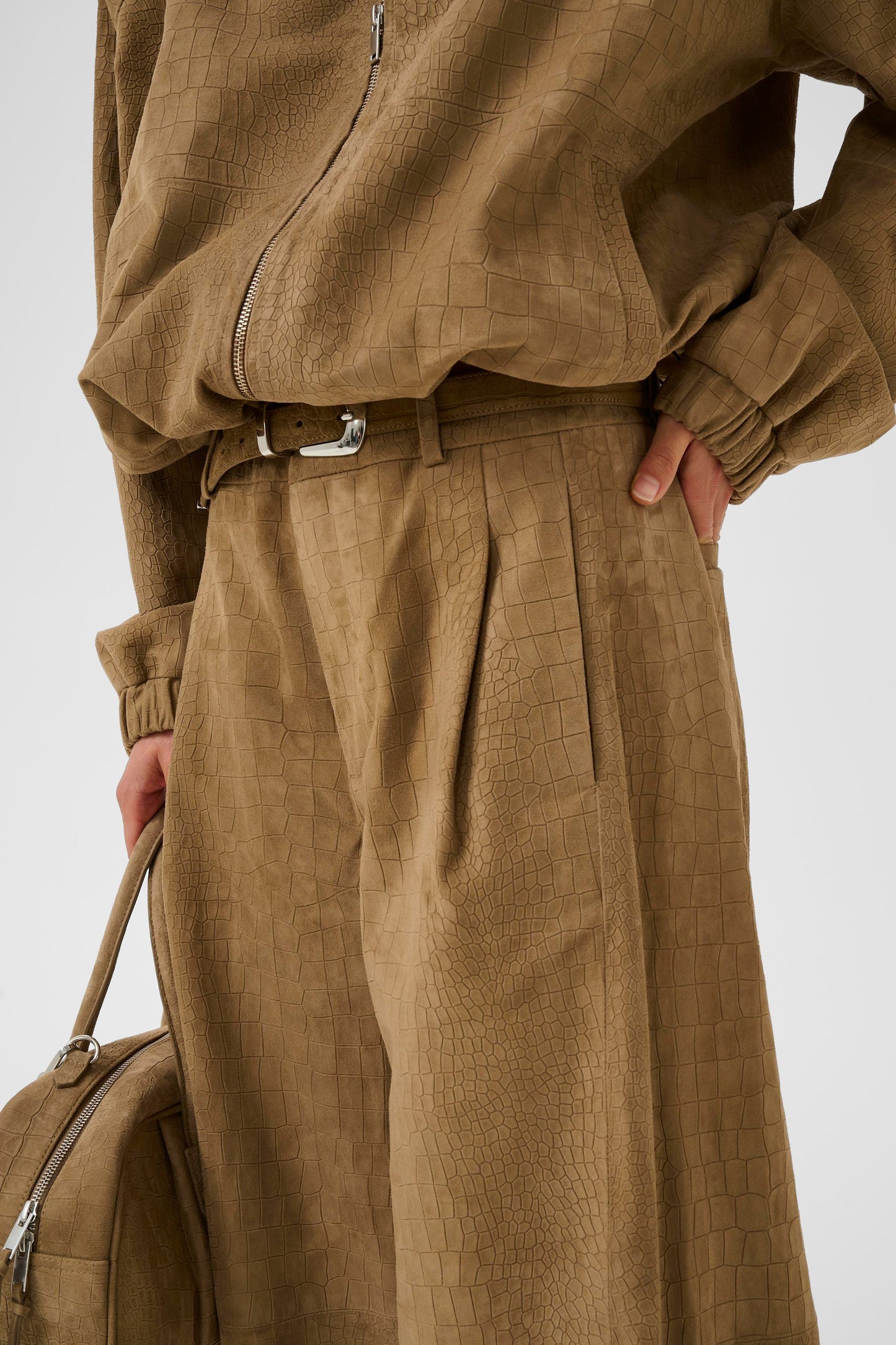 Detailansicht Estelle Suede Pants von Gestuz