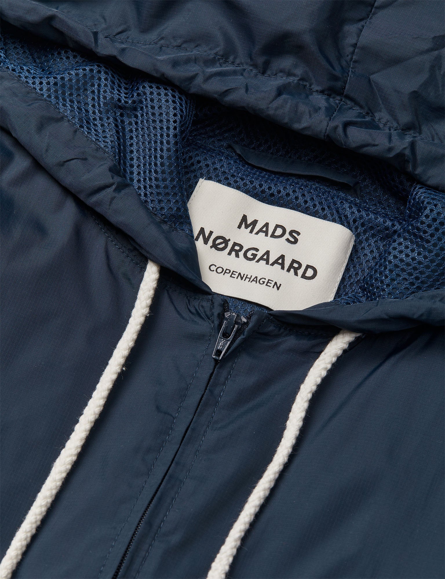 Detailansicht Kala Ripstop Jacke von Mads Nørgaard