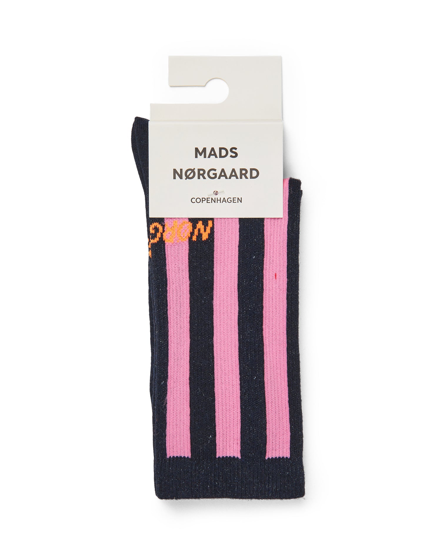 Mads Nørgaard Antonella Sock Single – Navy, Freisteller vertikale Streifen mit orangefarbenem Nørgaard-Schriftzug