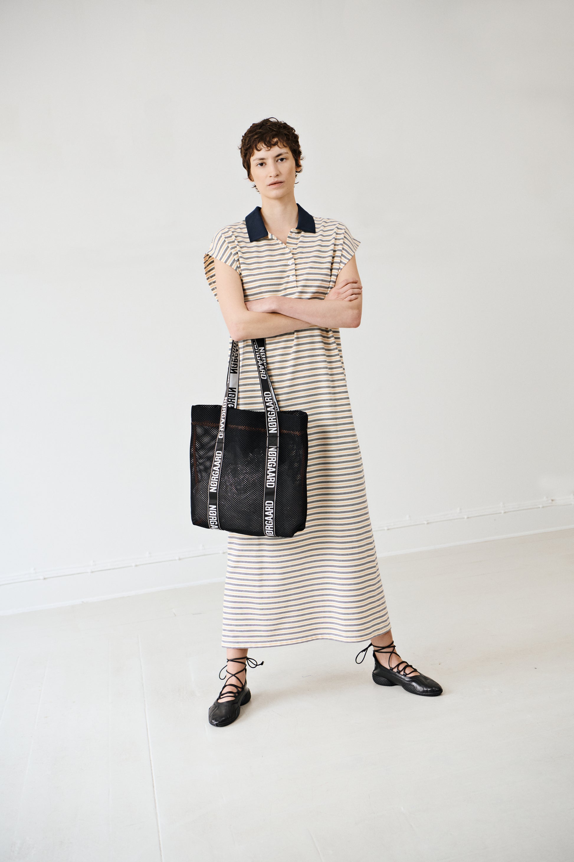 Model dynamisch, Ganzkörper mit Mads Nørgaard Tote Bag