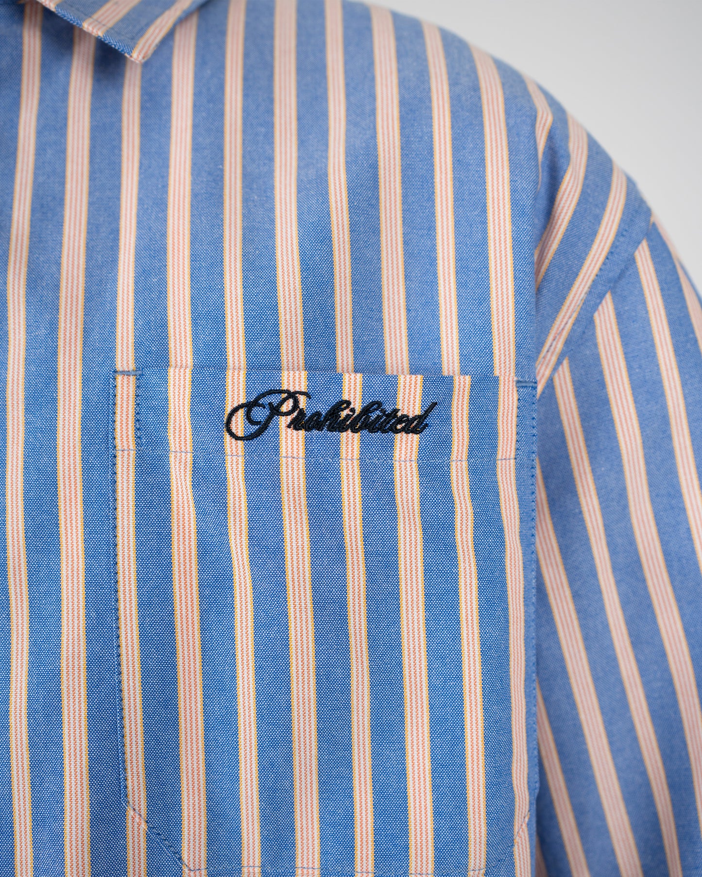 Prohibited Westbury Dress Shirt – Detail Brustlogo Stickerei