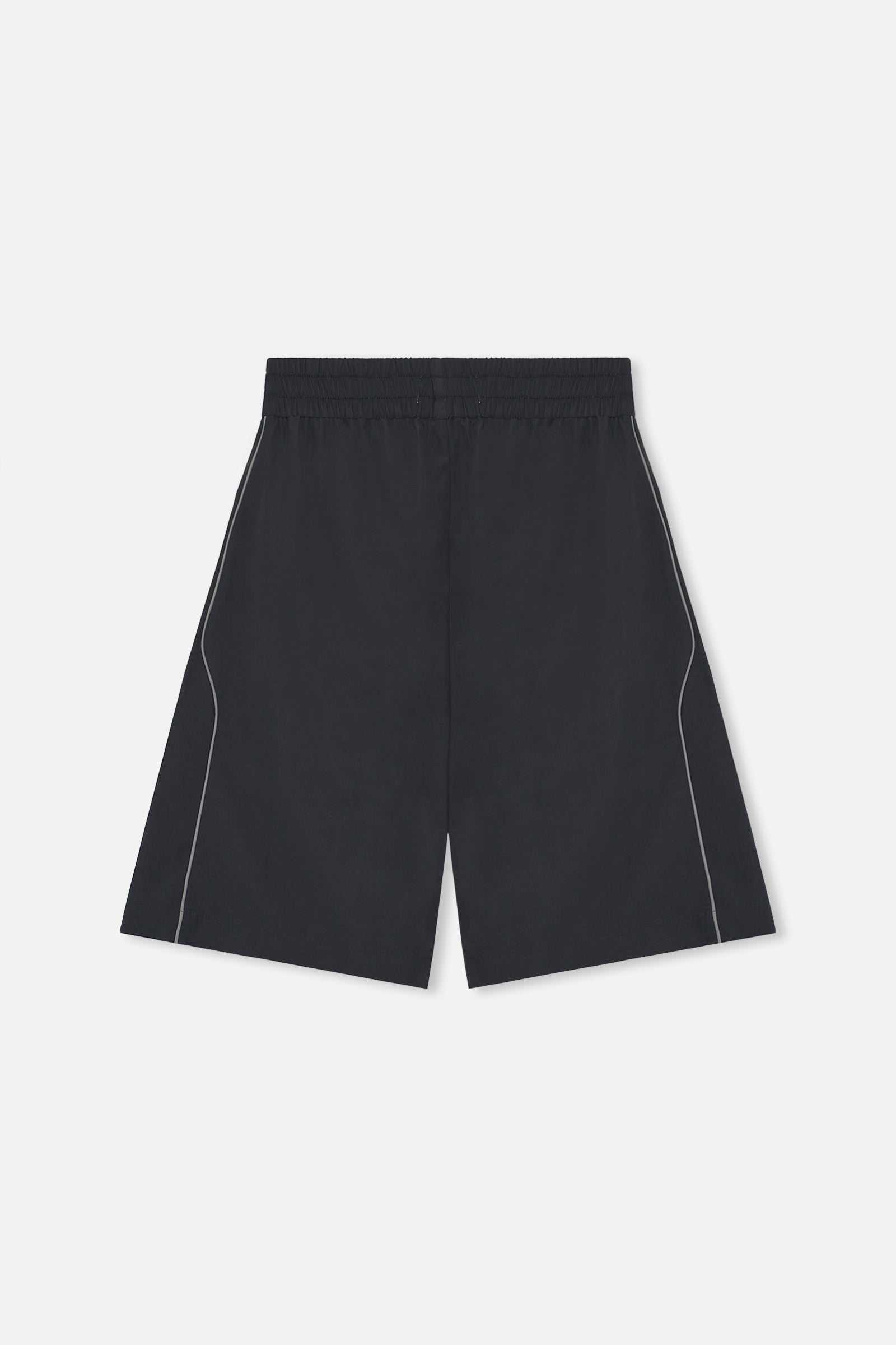 Hintere Ansicht der Adelina Nylon Shorts von Won Hundred