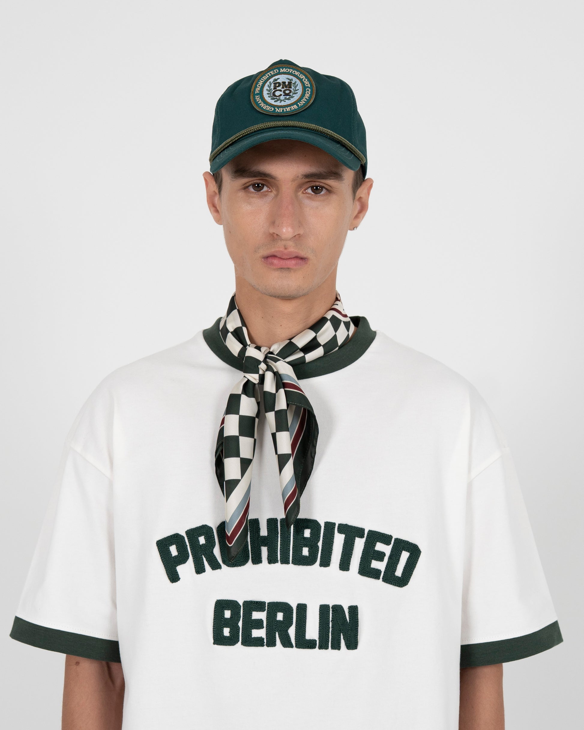 PMCO Checkered Scarf Tuch Kariert Prohibited Trageweise