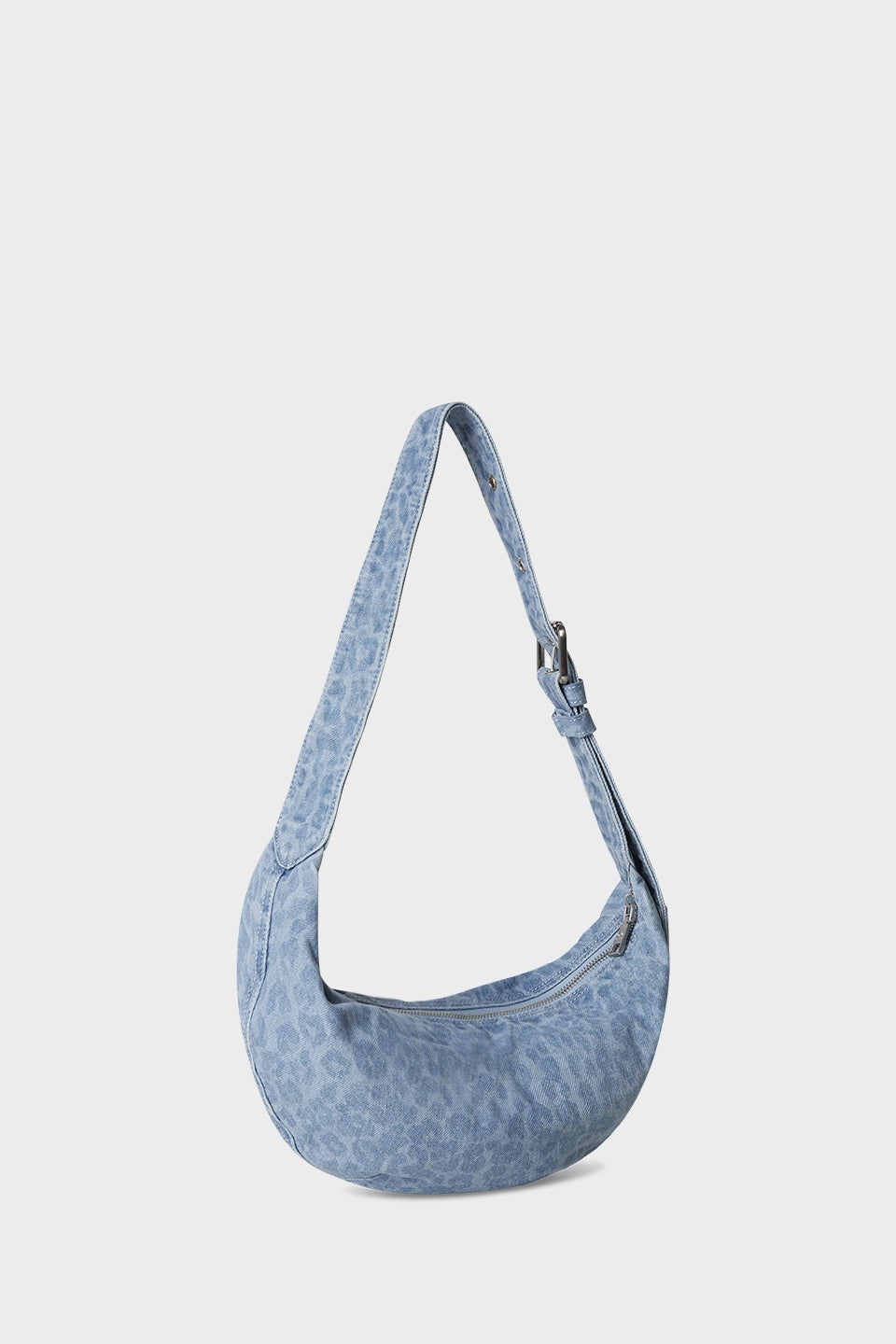 Lala Berlin Small Shoulder Bag Gili in kompakter Form mit Schulterriemen Seitenansicht
